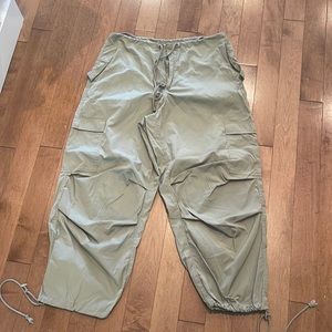 Local European parachute pants